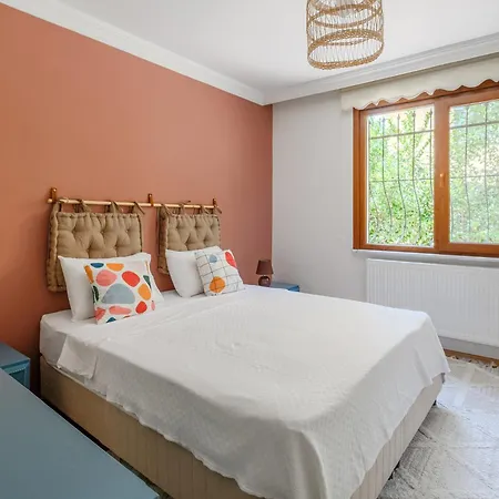 House With Backyard 8 Min To Rumeli Fortress * Istambul